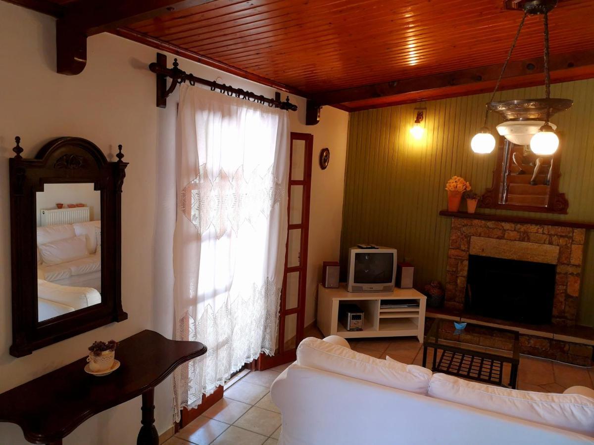 Villa Lena Entire Cottage Kalamaki  Buitenkant foto