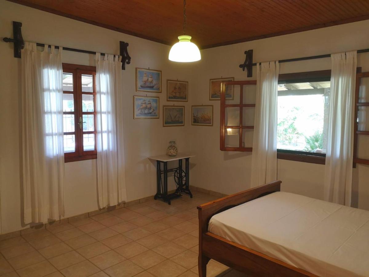 Villa Lena Entire Cottage Kalamaki  Buitenkant foto